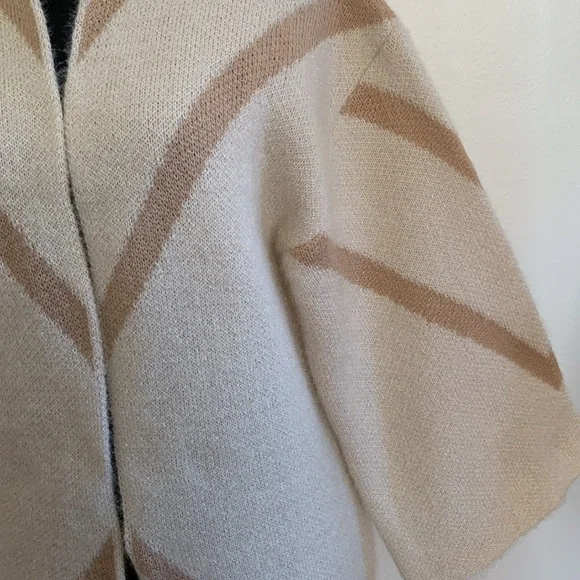 NEW Steve Madden Cardigan Sweater - Picture 4 of 9